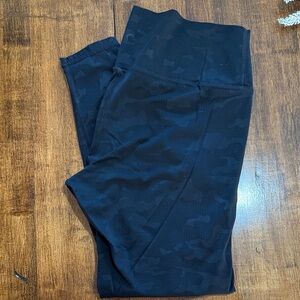 Women's luxe 7/8 length Black Camouflage Leggings